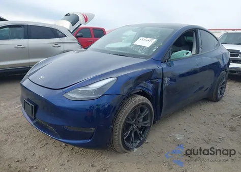 2024 Tesla Model Y Long Range Dual Motor All-Wheel Drive из США, поврежденный, VIN 7SAYGDEE5RA329172